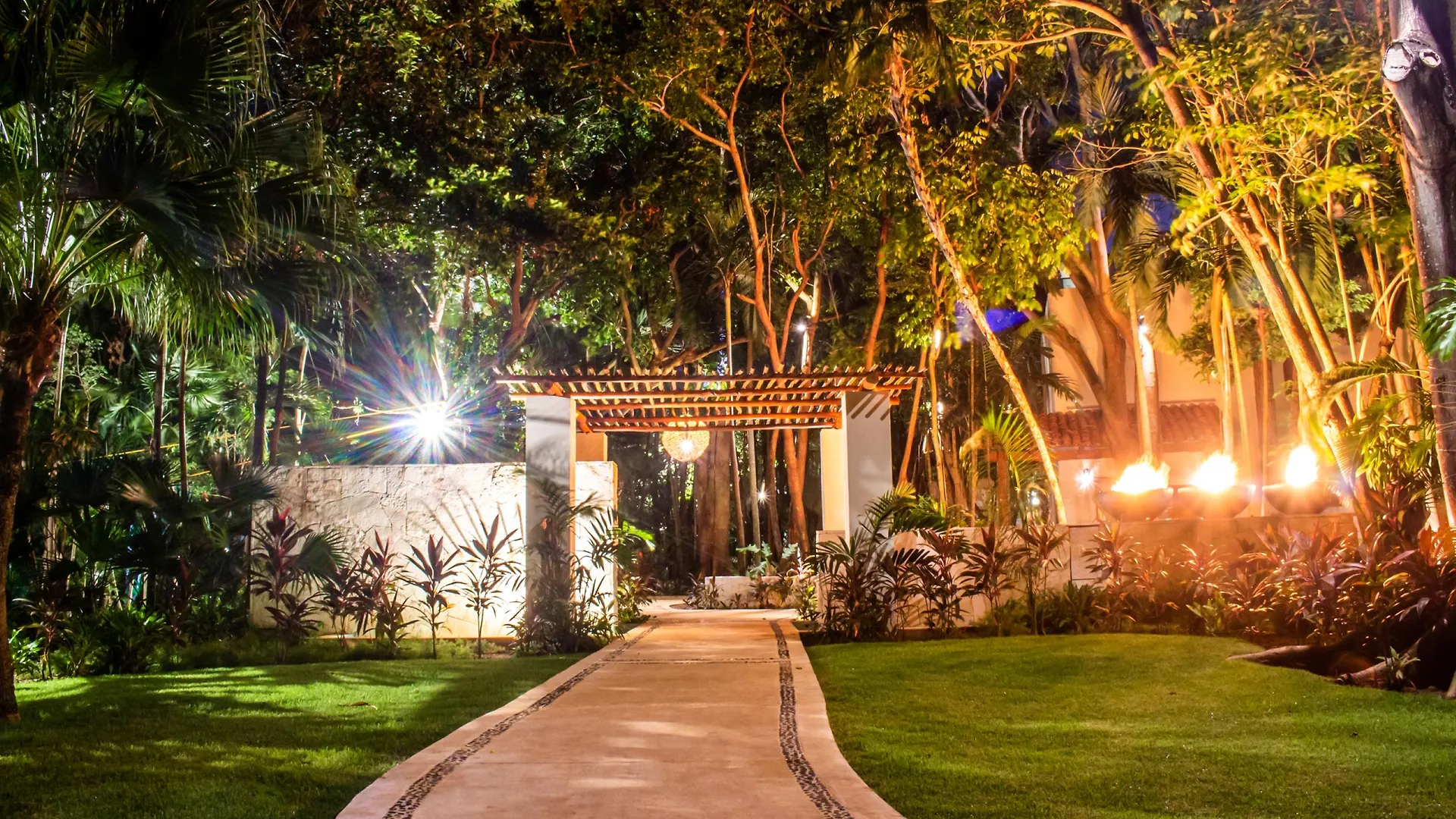 Mahekal Beach Front Resort & Spa Playa del Carmen